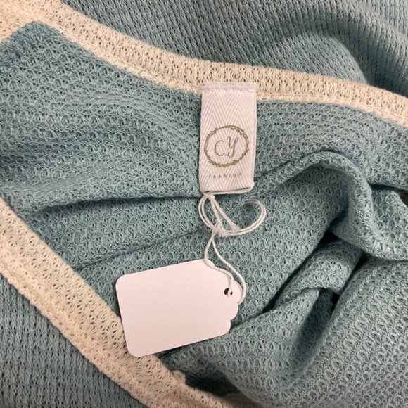 🩵Color-block Front Knot Short Sleeve Top🤍 - Picture 4 of 5